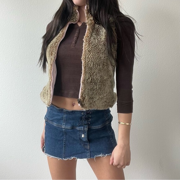 gap fur vest - Picture 2 of 3